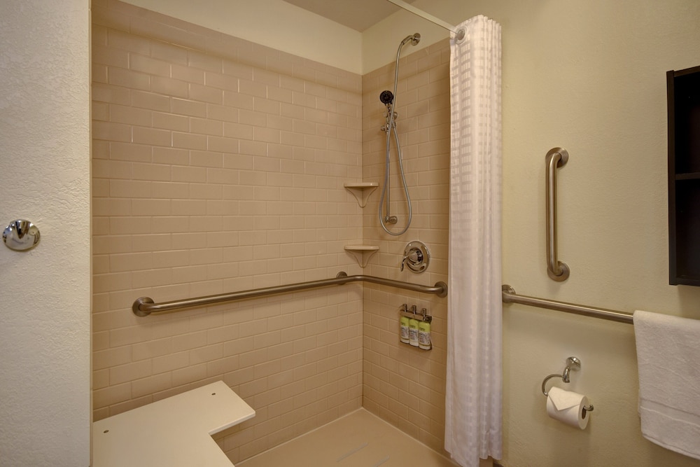 Candlewood Suites St. Clairsville by IHG