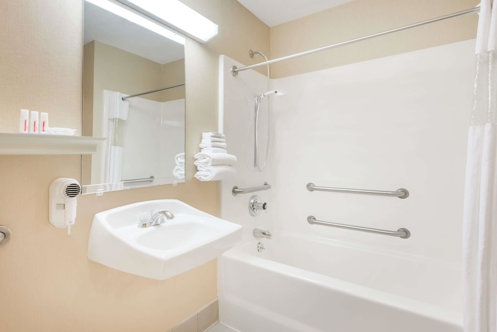 Athens Vacations - Quality Inn - Property Image 51