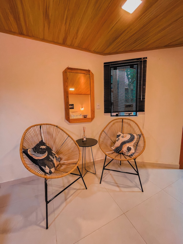 Shangri La Casas e Studios