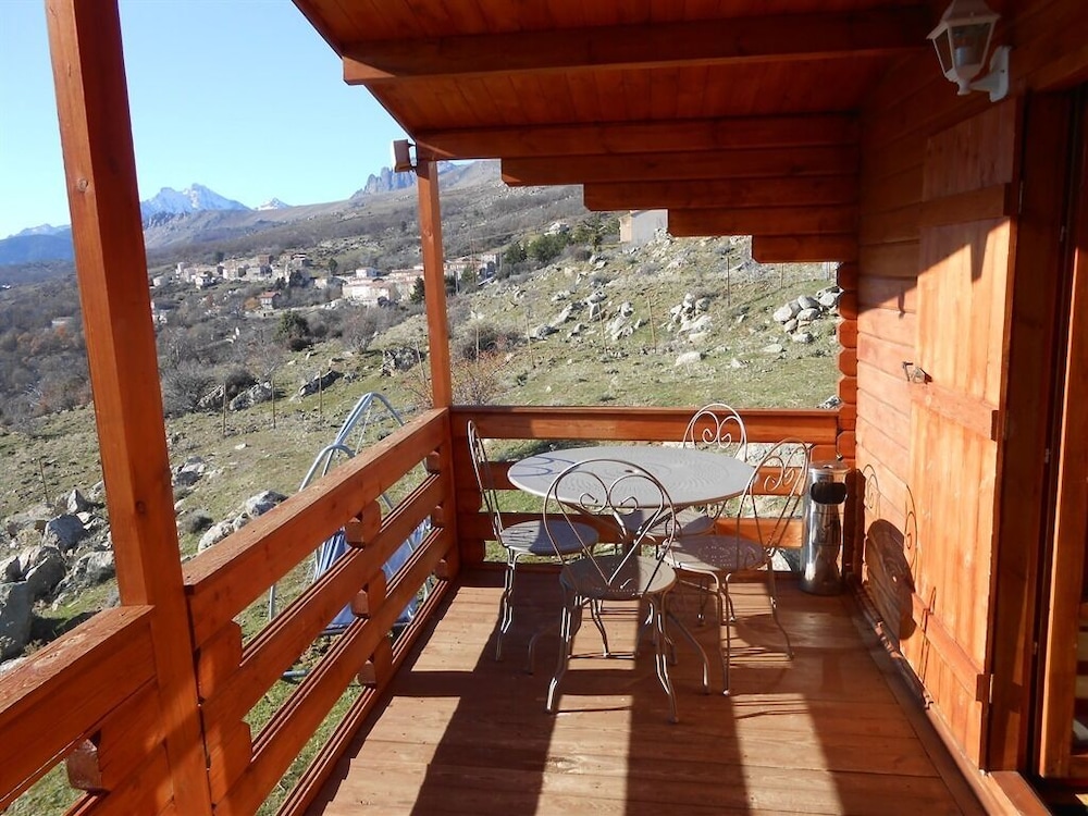 Les Chalets De Lozzi