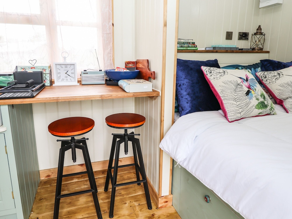 Honeybee Lodge