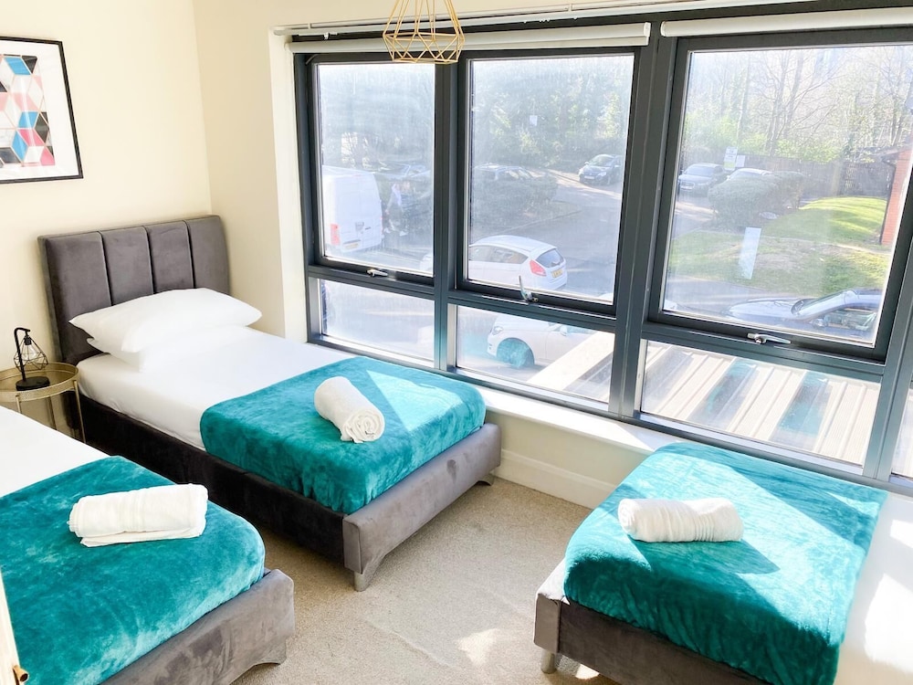 Tudors eSuites 11 Bed House City Centre view 3