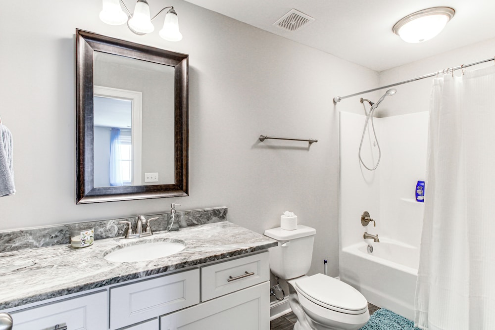 4 Mi to Dtwn: Stylish Home w/ Large Yard in Dothan