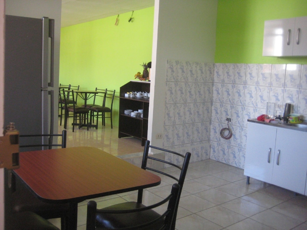 Mango Hostel Bed & Breakfast