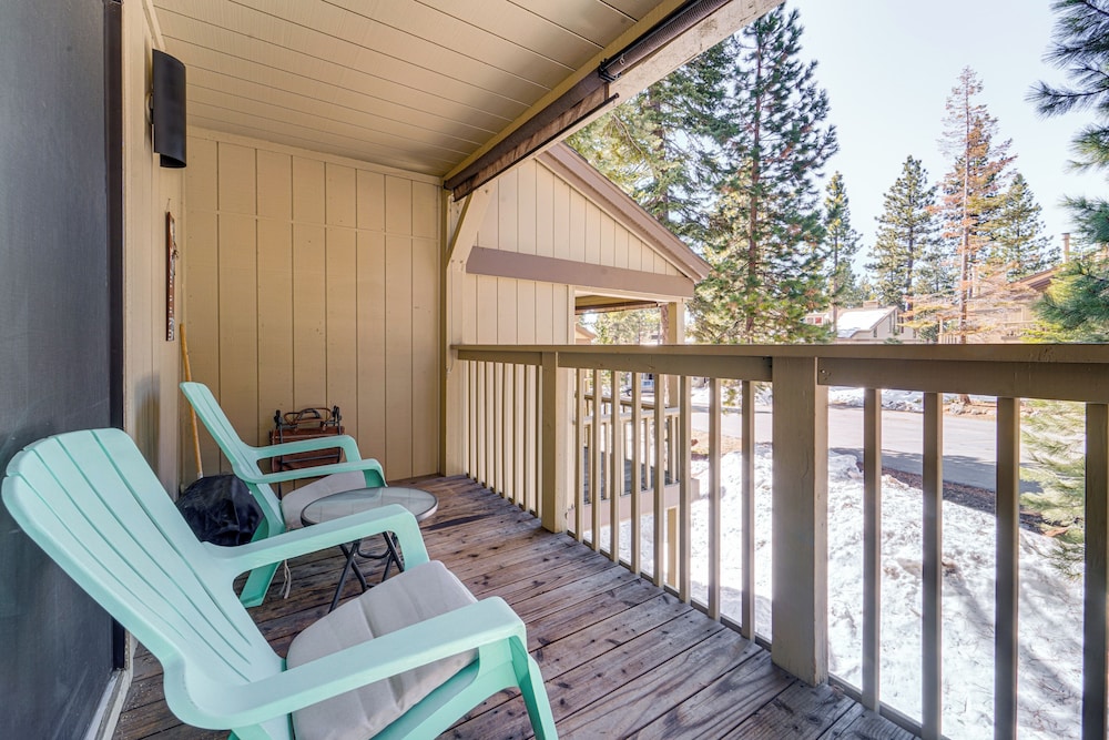 1 Mi to Lake Tahoe: Condo w/ Pool Access