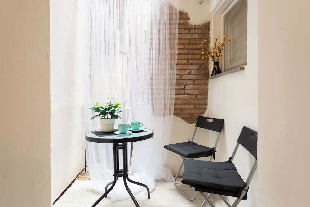 Pantheon Apartments