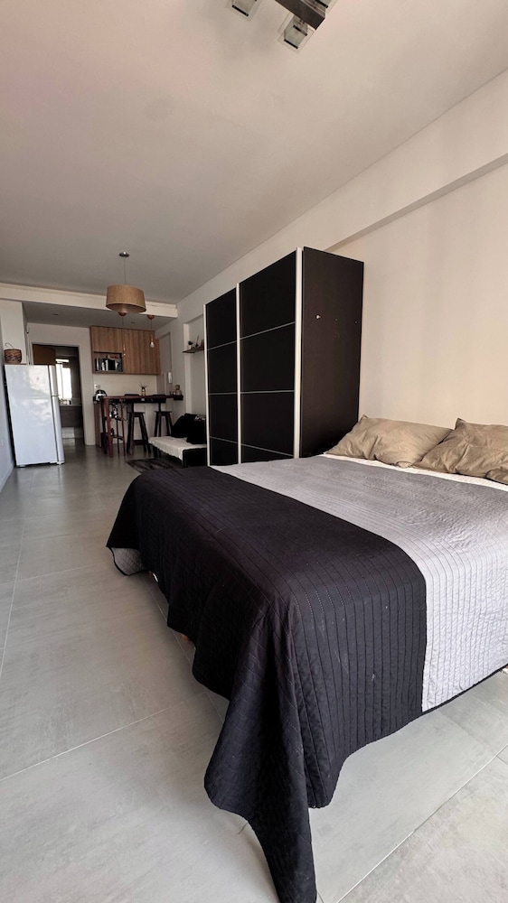 Alberti 360 Charming City Center Apartment With Shared Pool