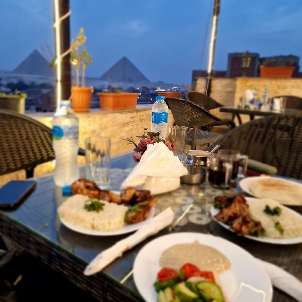 Topaz Pyramids view inn