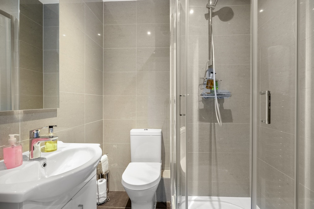Heathrow Living Serviced Apartments by Ferndale