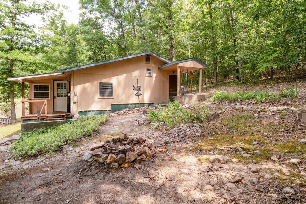 Charming Pocahontas Escape Near Historic Downtown! view 5