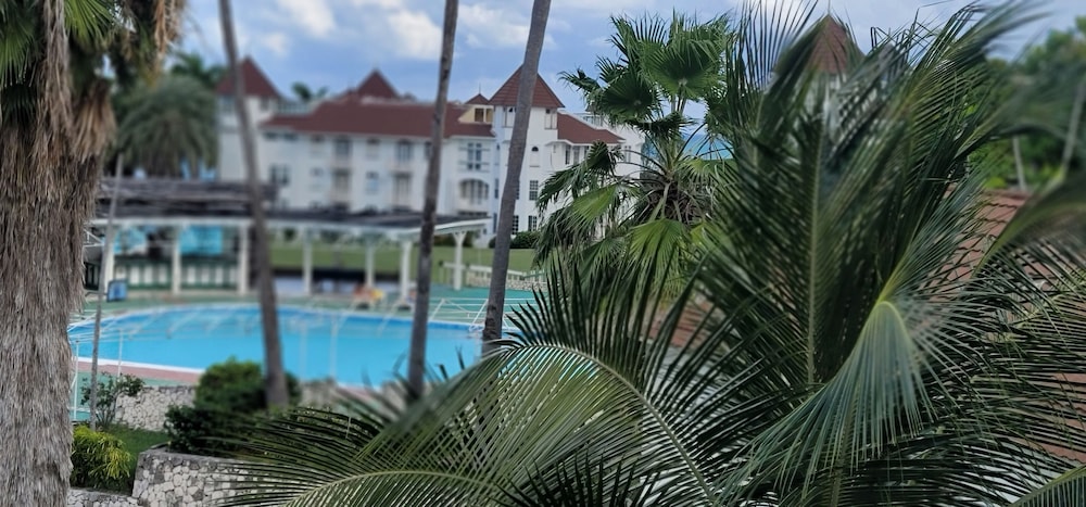 Seacastles Exclusive Vacation  Rentals view 5