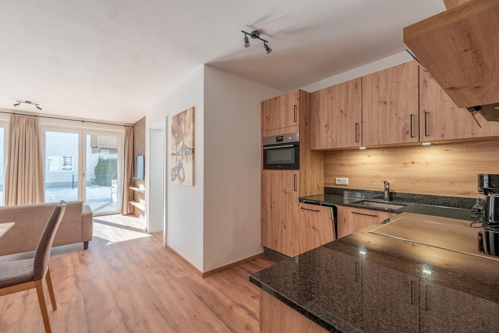 Falken Suites ONE With Garden