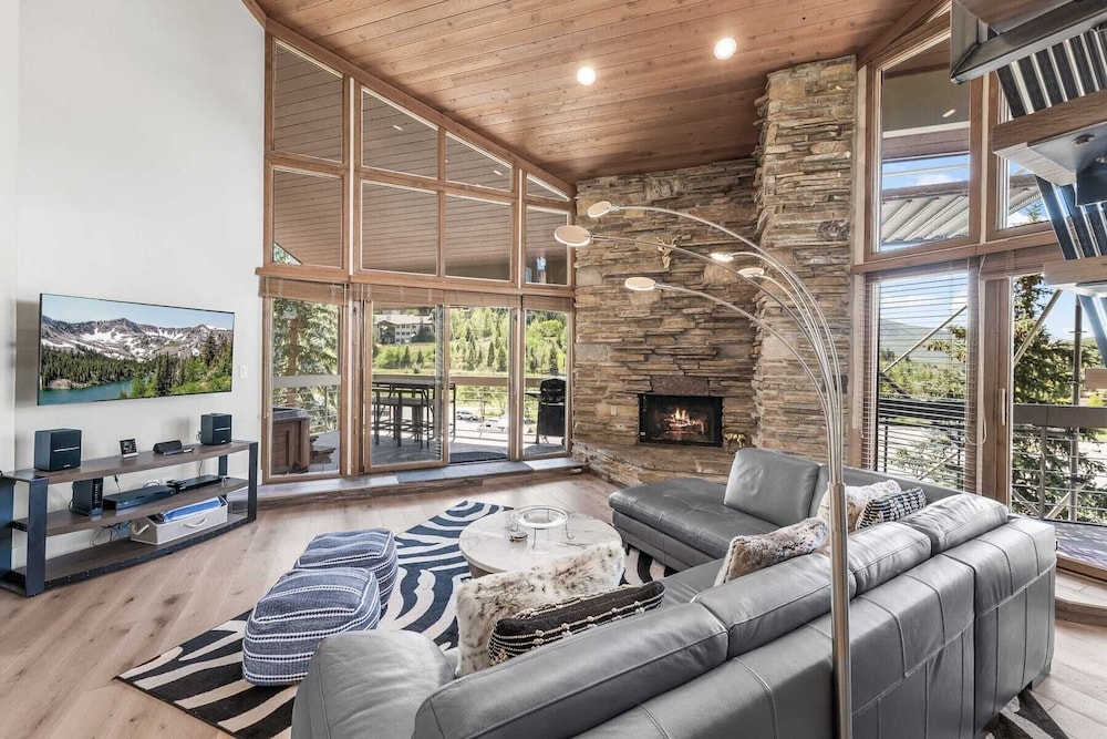 Walk to Slopes Hot Tub + Balcony + Views Mins to Main Street Deer Valley Haven by Avantstay