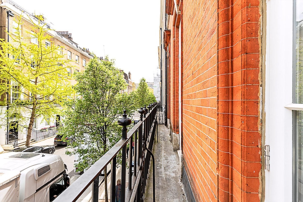 Stylish Two-bed Flat Near Oxford Circus
