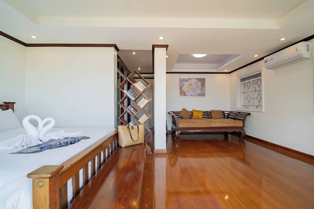 Luxurious 5-bedroom Pool Villa in Heart of Patong, Phuket