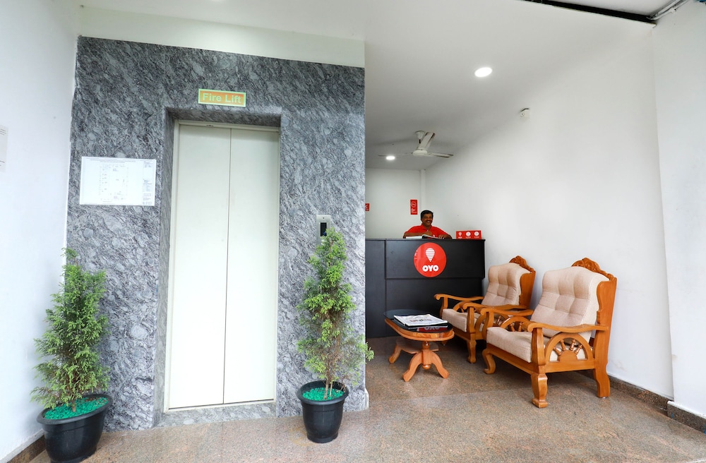 OYO 6725 Palm Inn