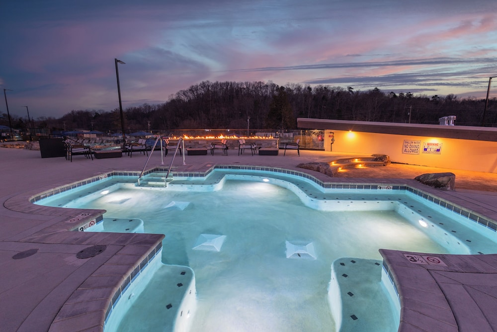 Pigeon Forge Large Cabins