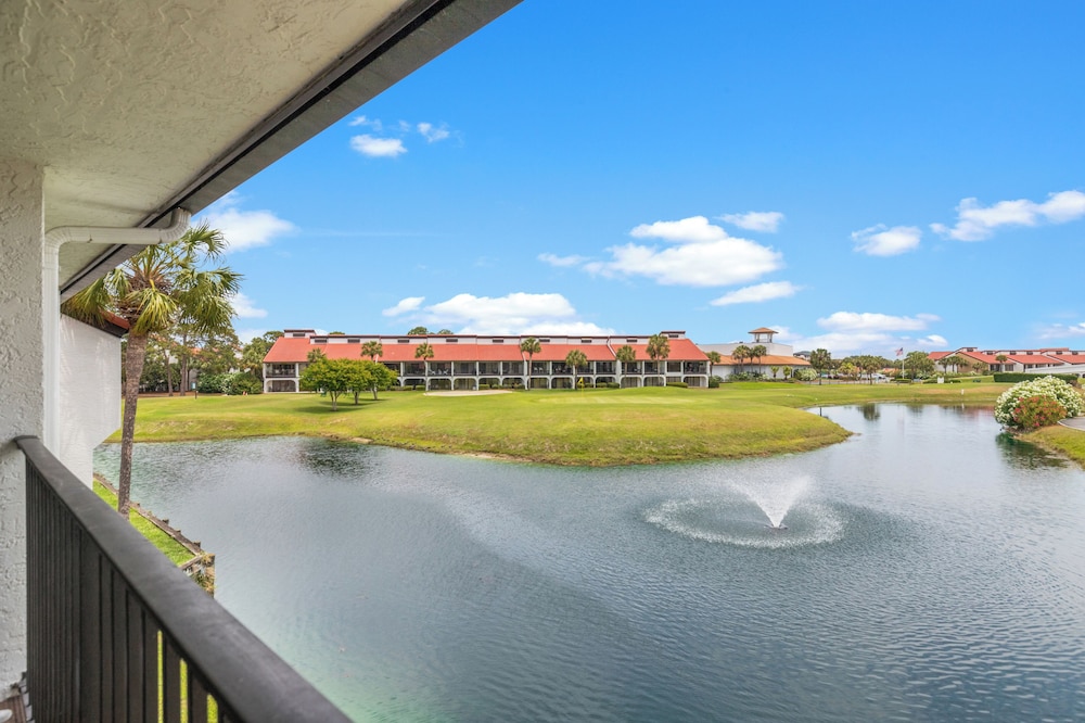 One More Round! 3BR 3BA Sleeps 10! 11 Pools! Golf Courses! Tennis Courts!