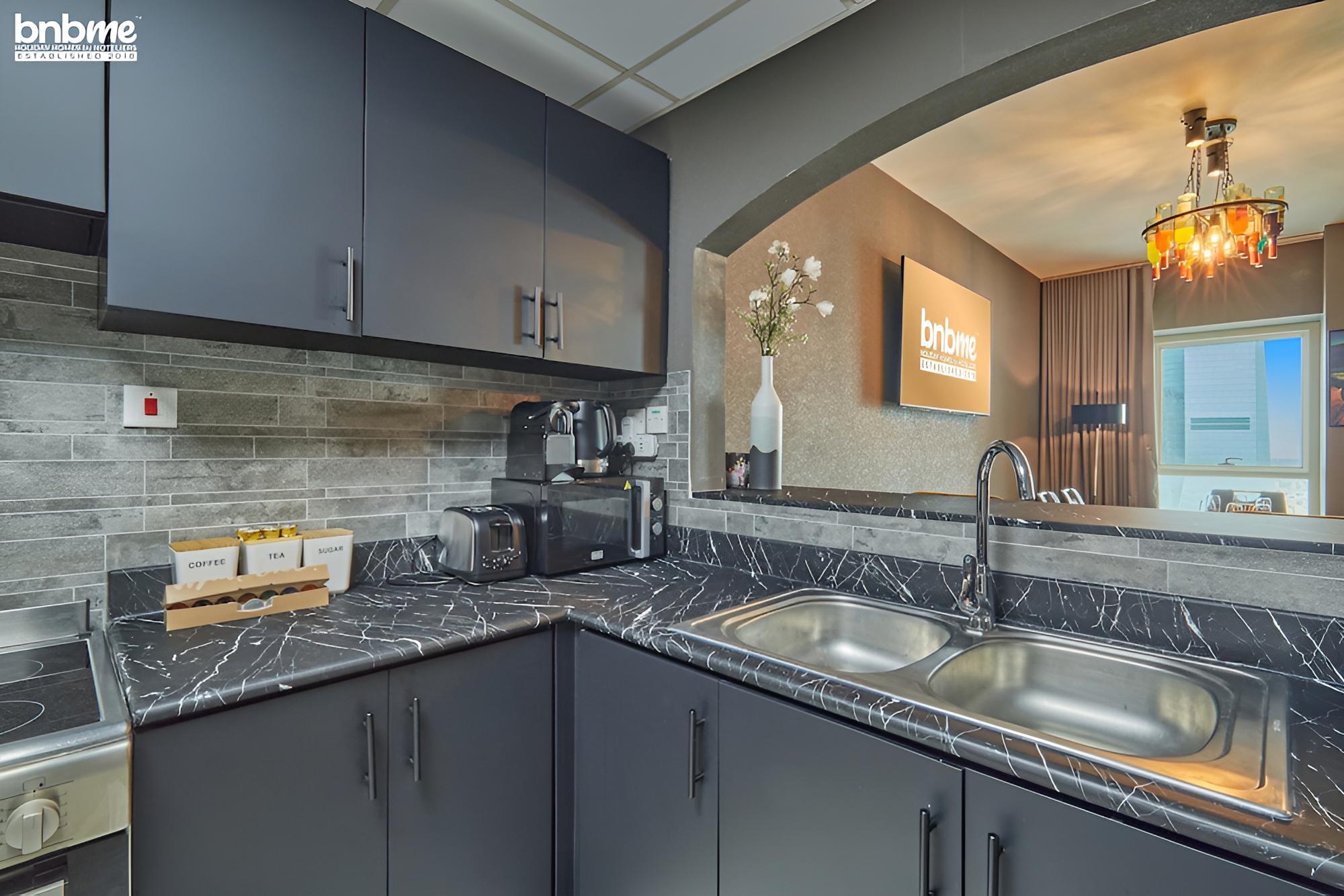 3B Lakepoint Tower 3701 by bnbme homes