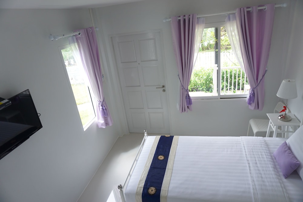 The White Village Ranong Resort