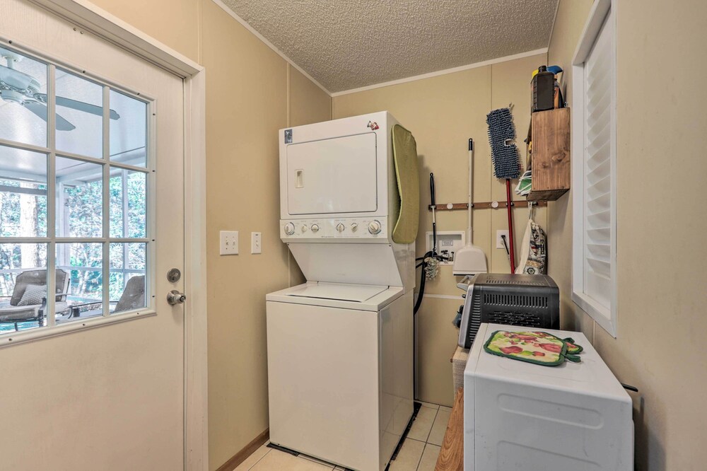 Keaton Beach Escape w/ Hot Tub < 2 Mi to Shore view 5