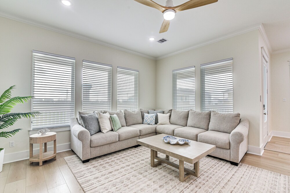 Walk to Beach: Galveston Gem w/ Pool Access