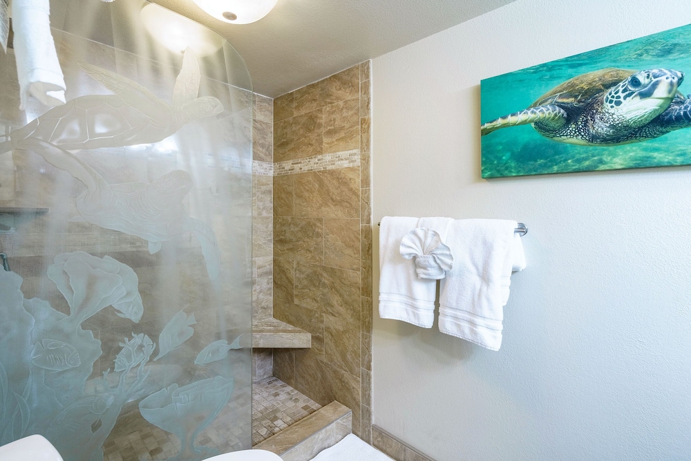 Kamaole Sands 2-406 - Luxurious Renovation - Penthouse Ocean Views - Split AC
