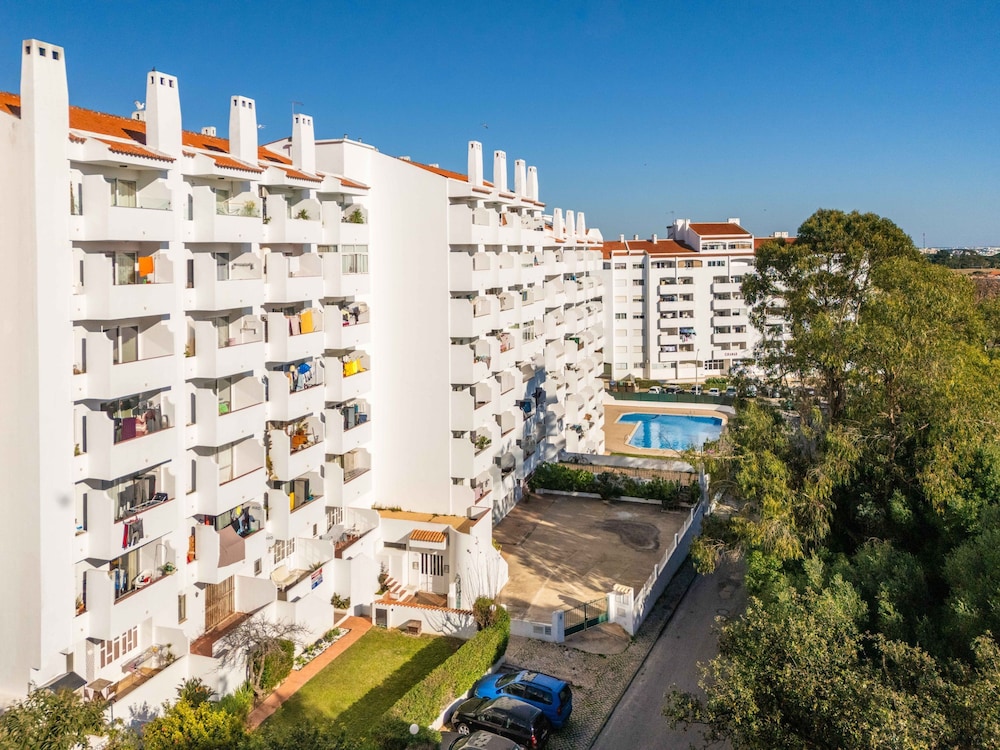 Montechoro Sea View 3 Bedroom Apartment