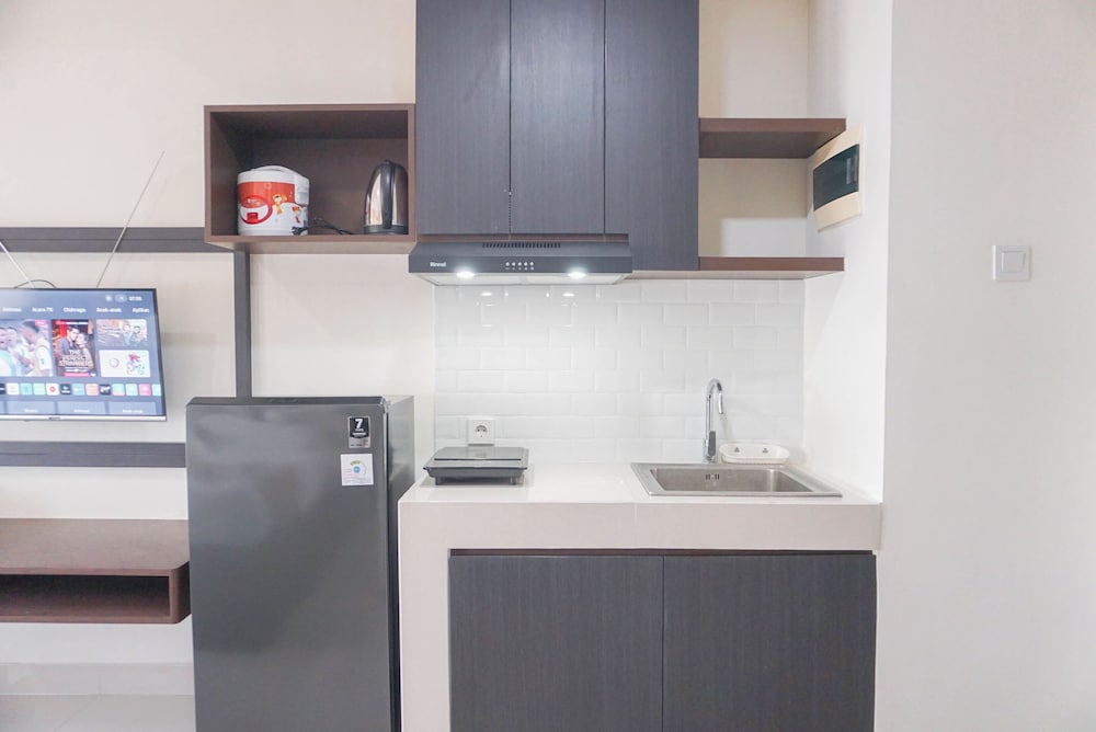 Homey Simply Studio Room At Pollux Chadstone Apartment