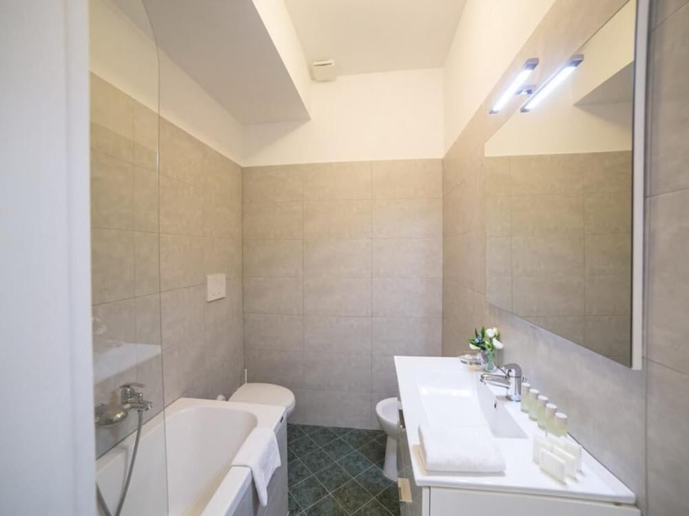 Grand Master Suites