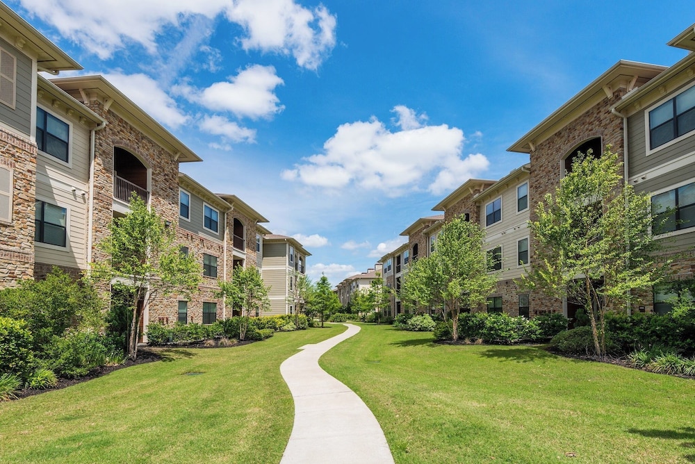 Landing Apartments Houston - Kingsland Blvd