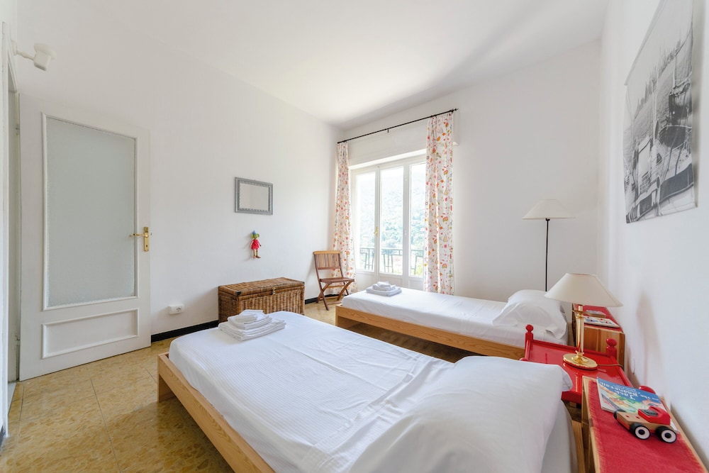 Monterosso Apartments
