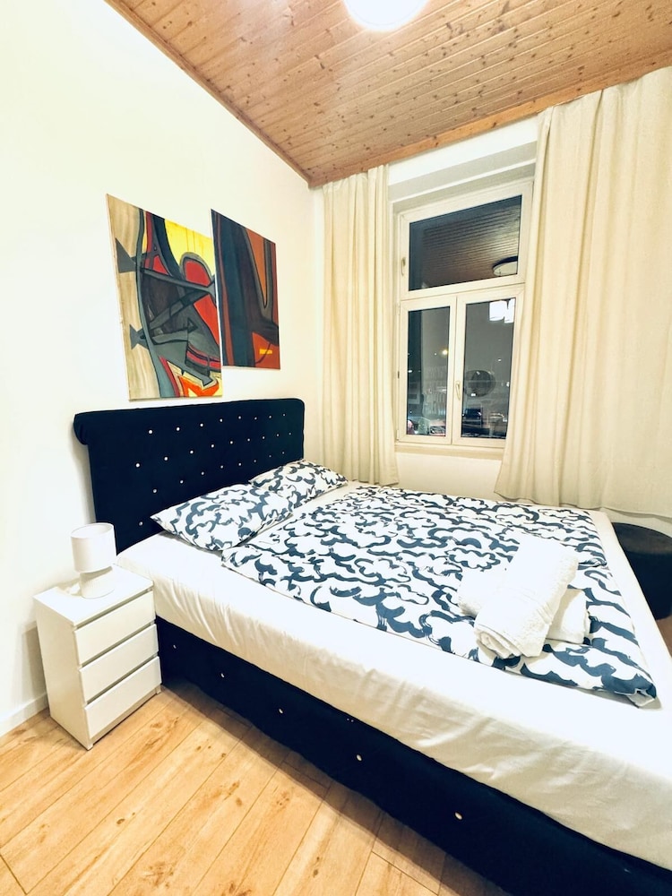 5BR Apartment Near Kaufpark Alterlaa