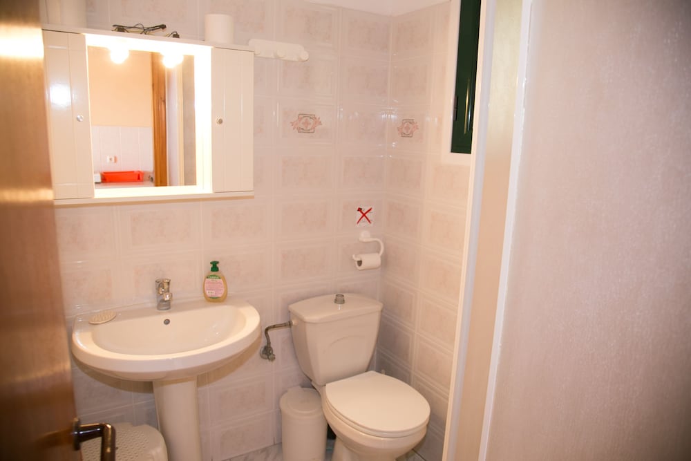 Almyros Studios & Apartments
