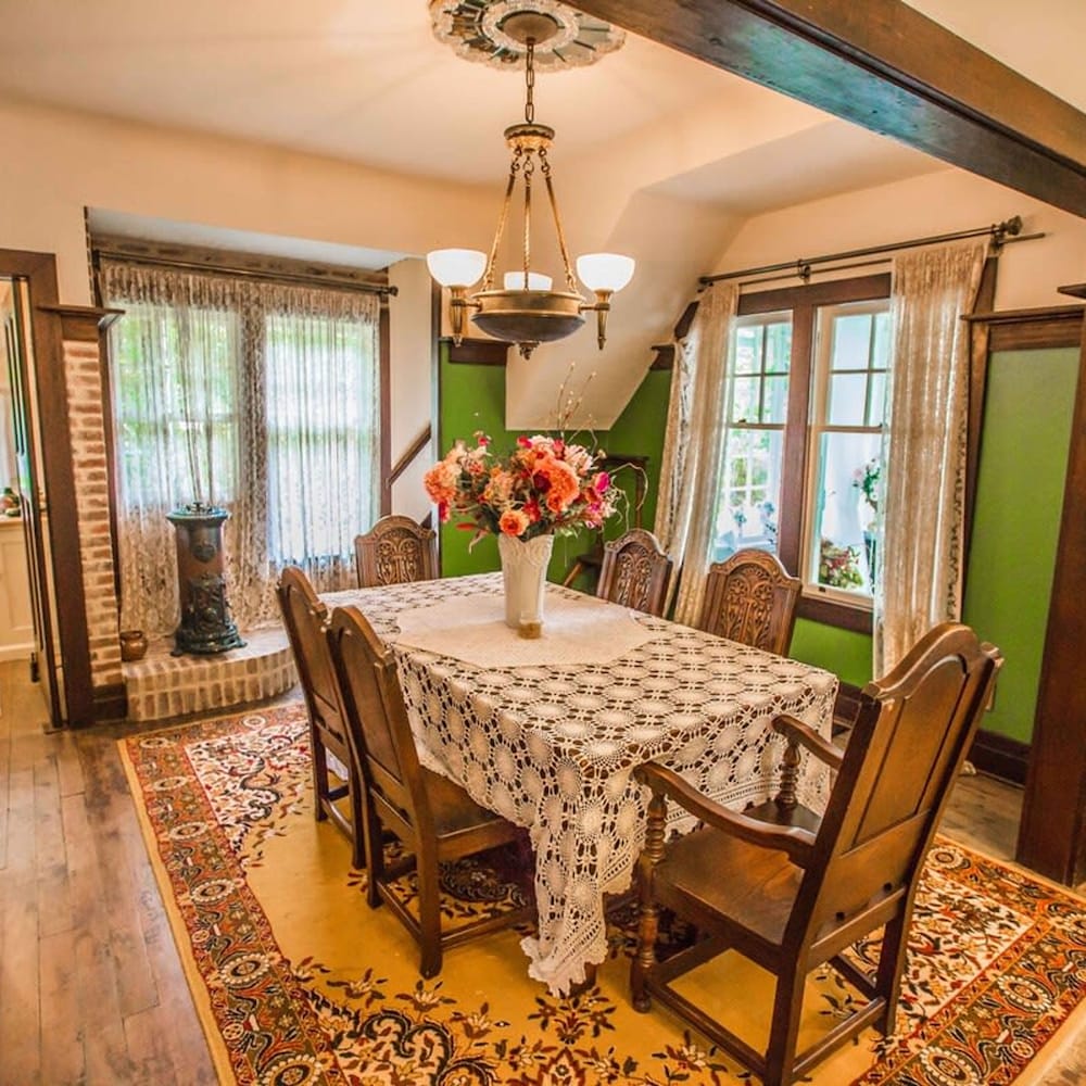 Luxury Waterfront Fairytale Home -carmen Elisabeth