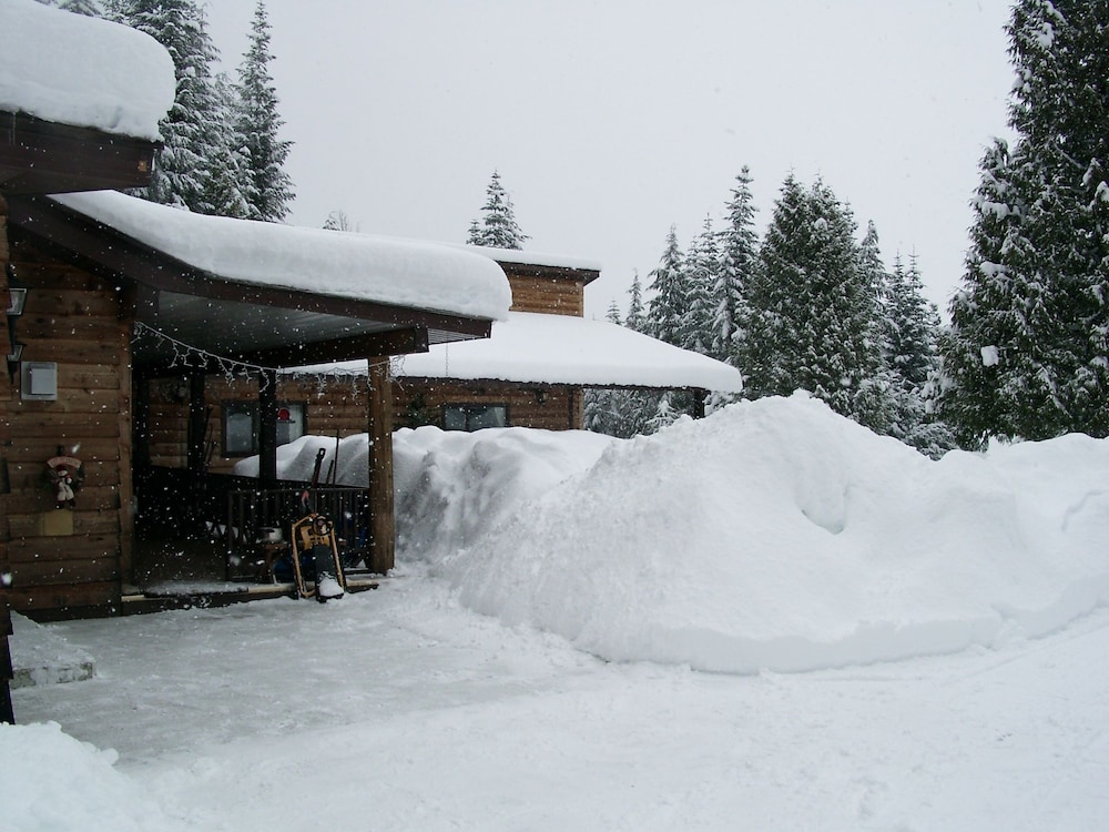 Shames Country Lodge - Image 2