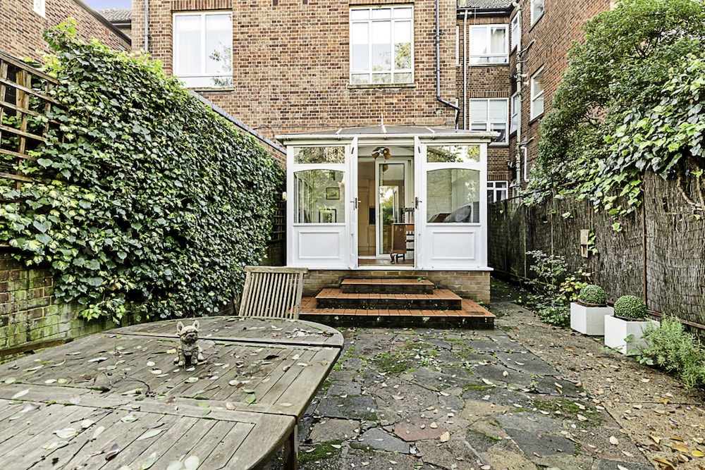 outdoor bbq area
