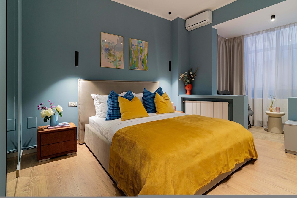 Celestial Azure Tranquil 1BR Piata Universitatii