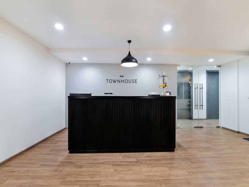 OYO Townhouse 079 Sector 46 view 4