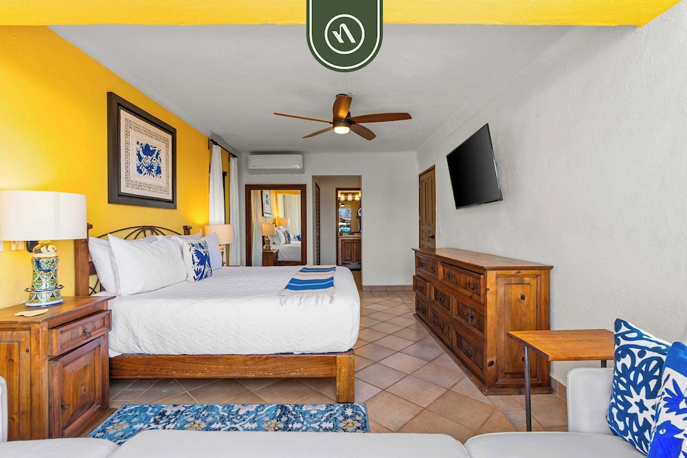 Mexican 2 BR Condo - Private Pool - Romantic Zone