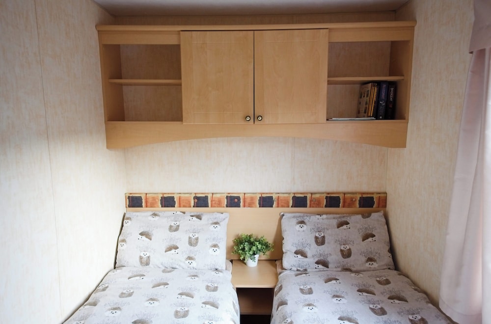 Comfortable Mobile Home in the Countryside