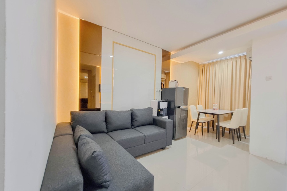 Spacious 2Br At Green Park Yogyakarta Apartment