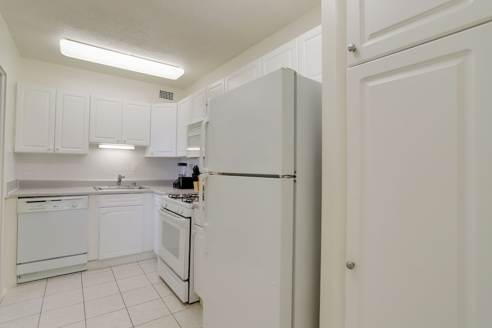 Crystal City Comfortable Apartments