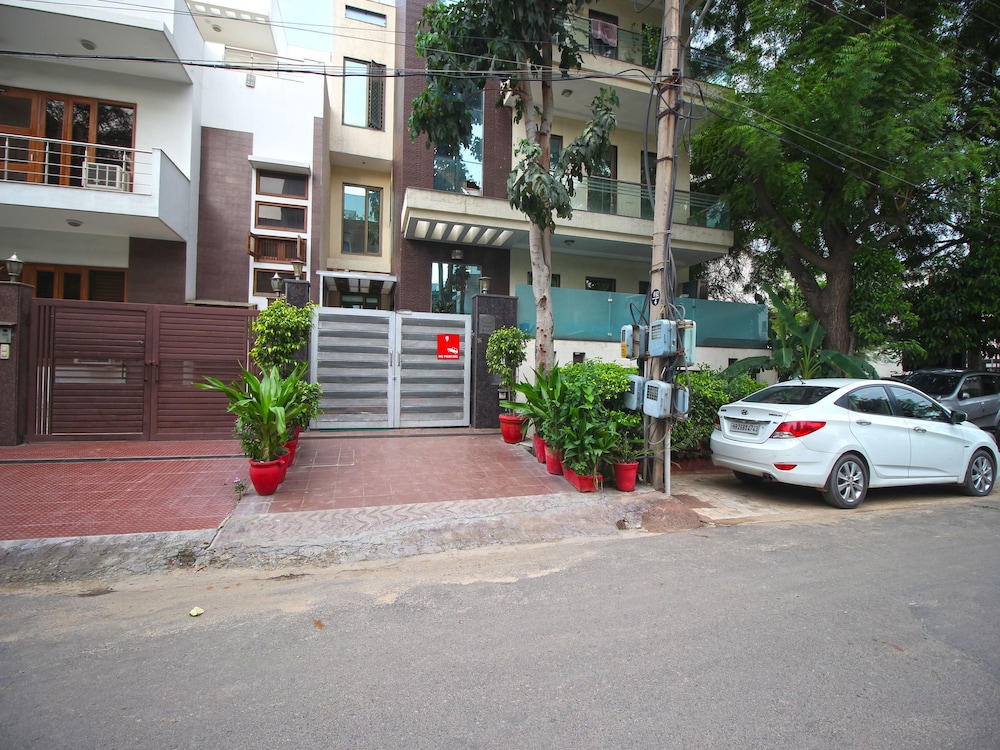 OYO 6018 Ethnic Facilities