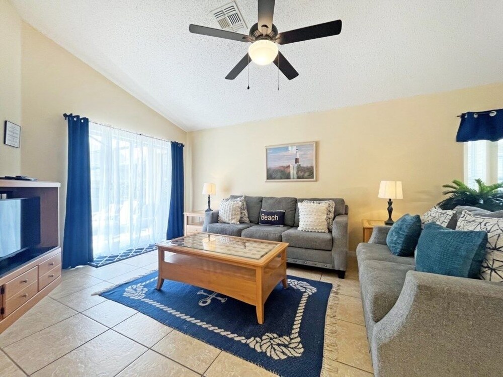 Robins Nest 4 Bedroom Villa by RedAwning view 2