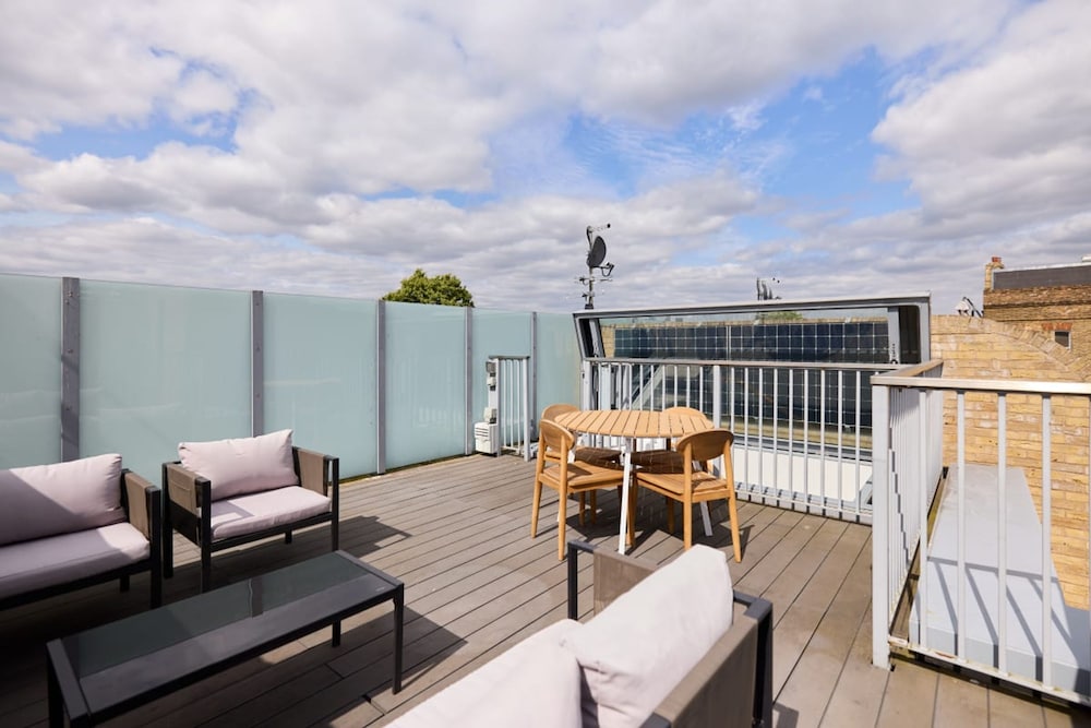 The Avery Hideout - Spacious 3bdr House With Rooftop Terrace