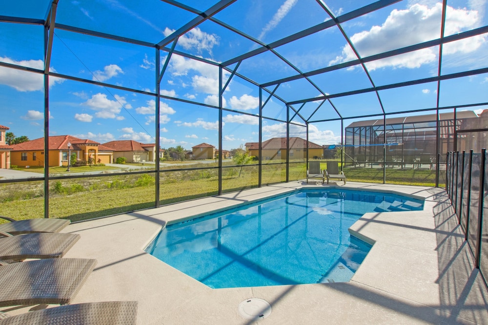 2562rose view 3