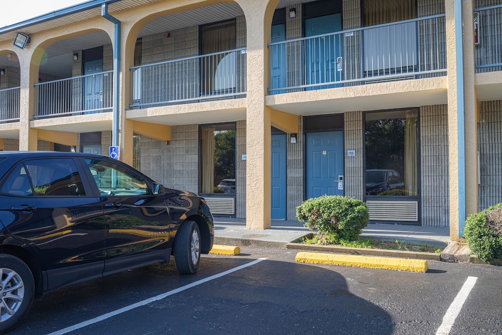Grand Vista Hotel