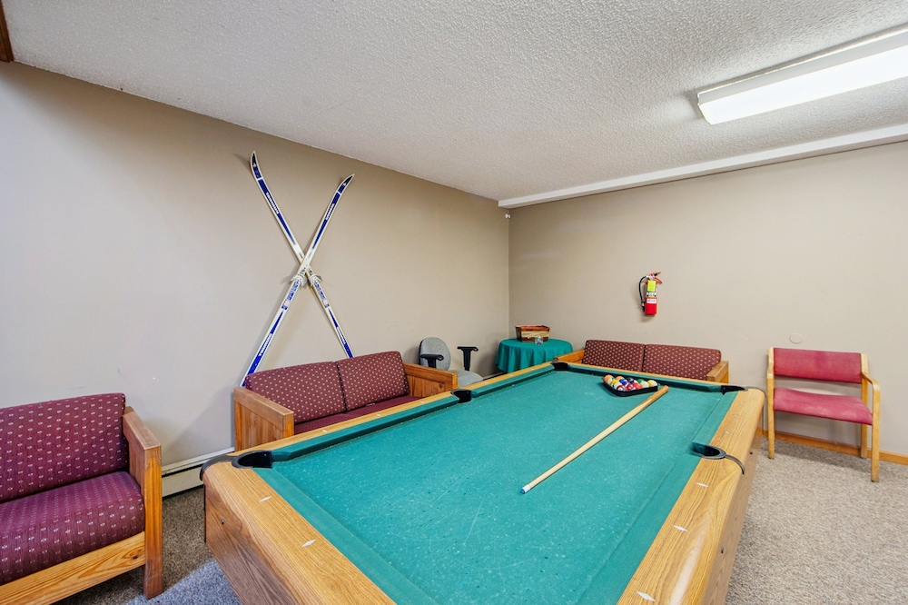 Peaceful Valley 72i - A Cozy Mountain Retreat 2 Bedroom Townhouse by The Summit at Gore Mountain
