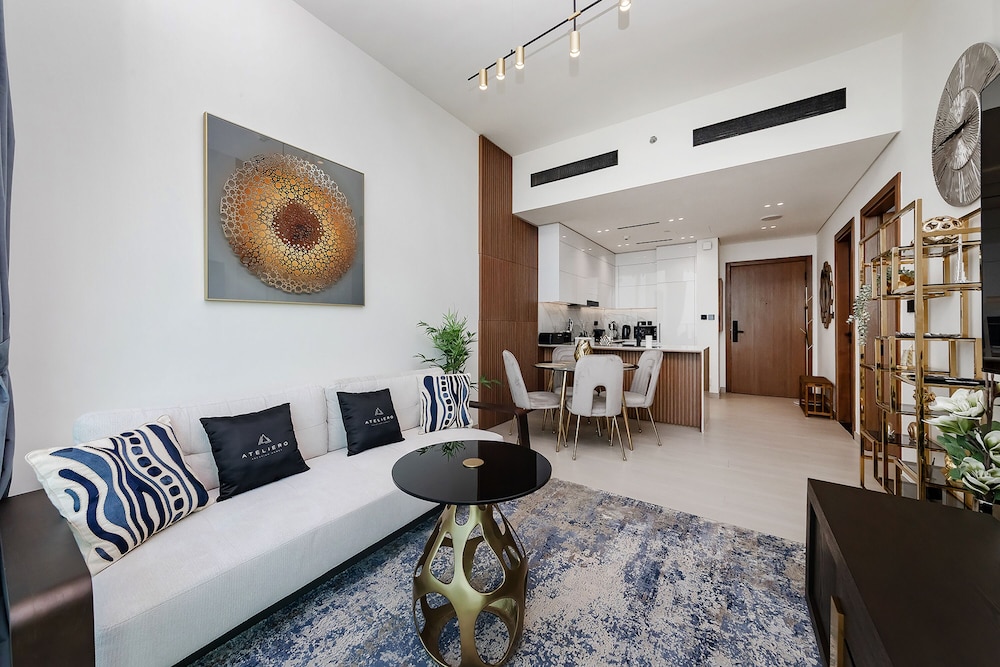 Luxury 1BR at Binghatti Onyx JVC
